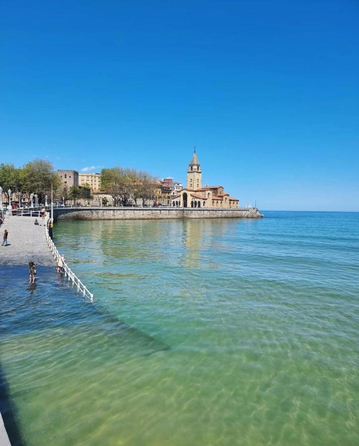 La Marina Apartment Gijon Bagian luar foto